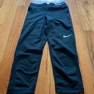Nike pro cropped leggings